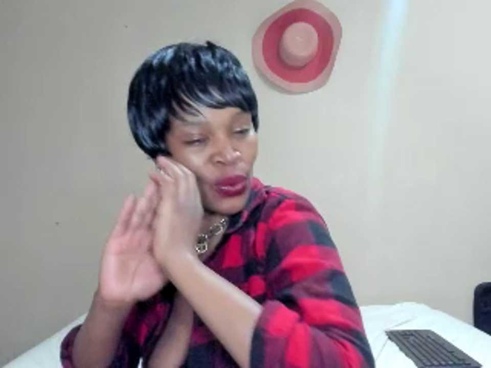 AfricanSquirtingQueen cam recording