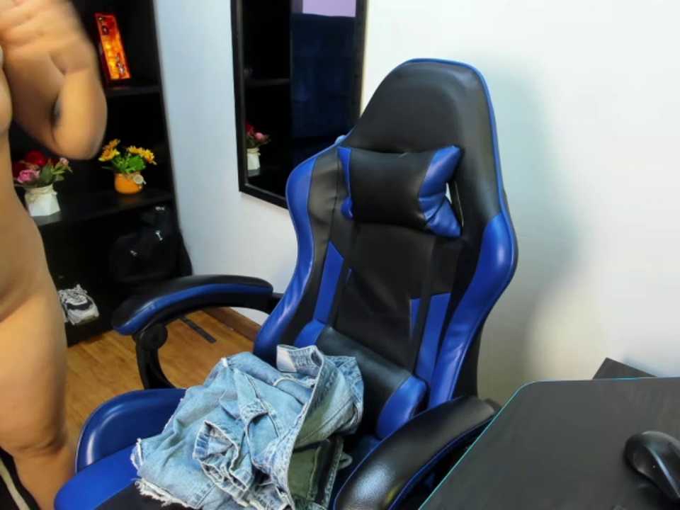 Amy_hoy69