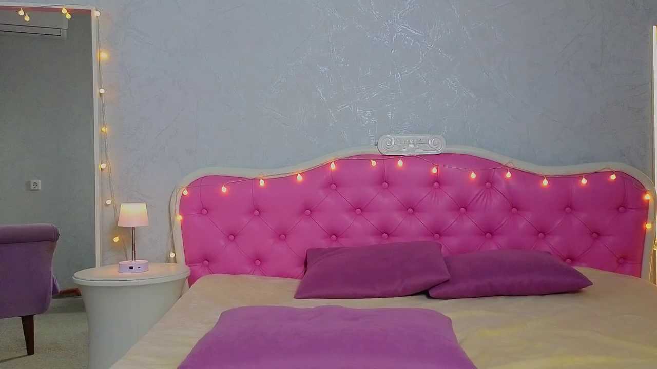 Ariana_Petite