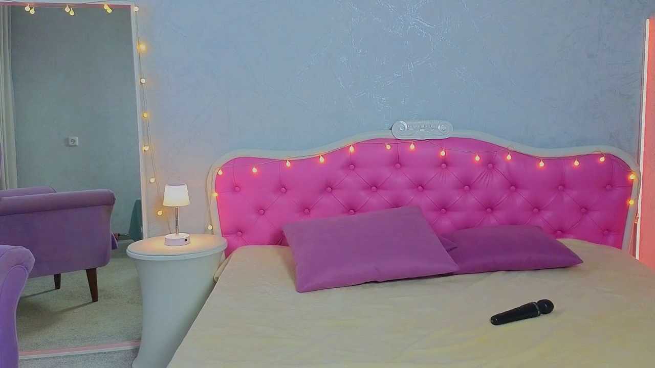 Ariana_Petite
