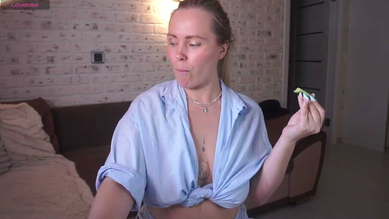 Charming_Daphny cam recording