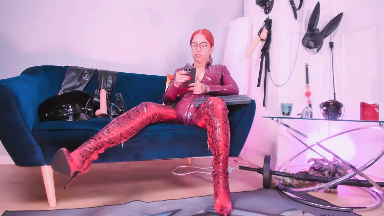 Ella__Kross