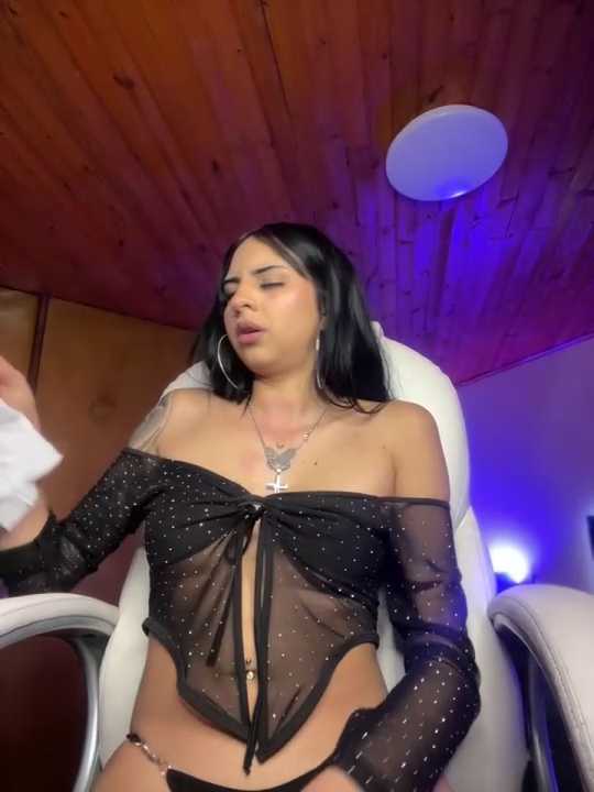 Hilary_pinkk