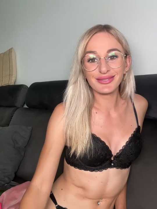 Liana_Lou profile picture