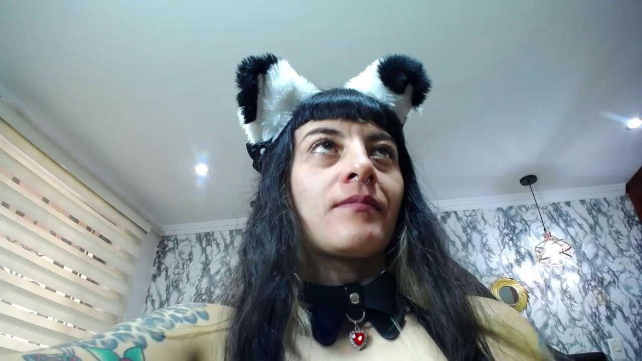 Naughty_Kittenm
