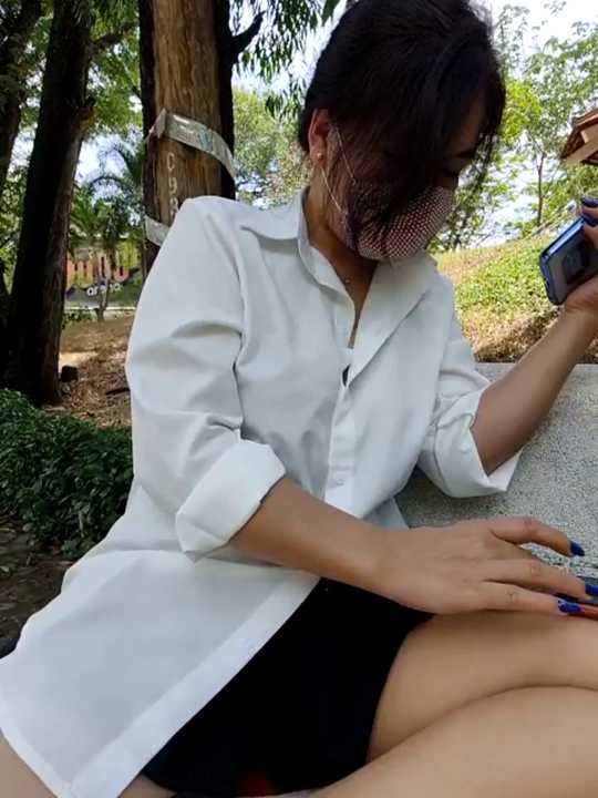 lyna_bl